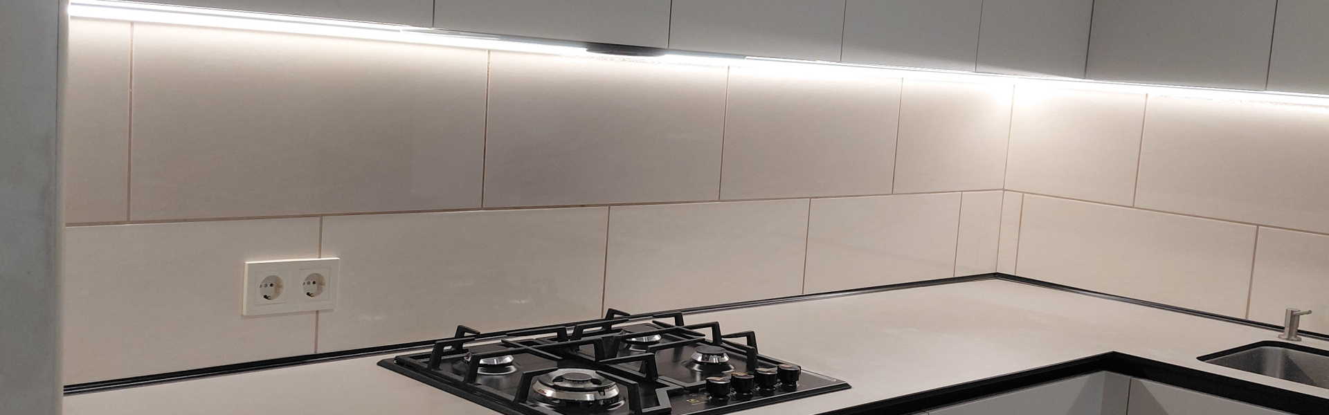 Як ми встановили сучасну кухню: Blum, HPL-стільниця та максимум зручності